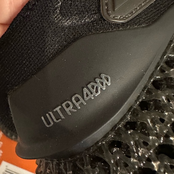 Adidas - Picture 4 of 5